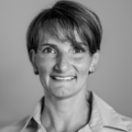 Mag. Art. Dipl.-Jur. Annette W&auml;lde