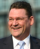 Personalberater Ralf Overbeck weiß: Nicht Internet oder Web 2.0 sind entscheidend für die Generation Y, sondern eine kollegiale Zusammenarbeit mit den Kollegen aller Altersstufen.